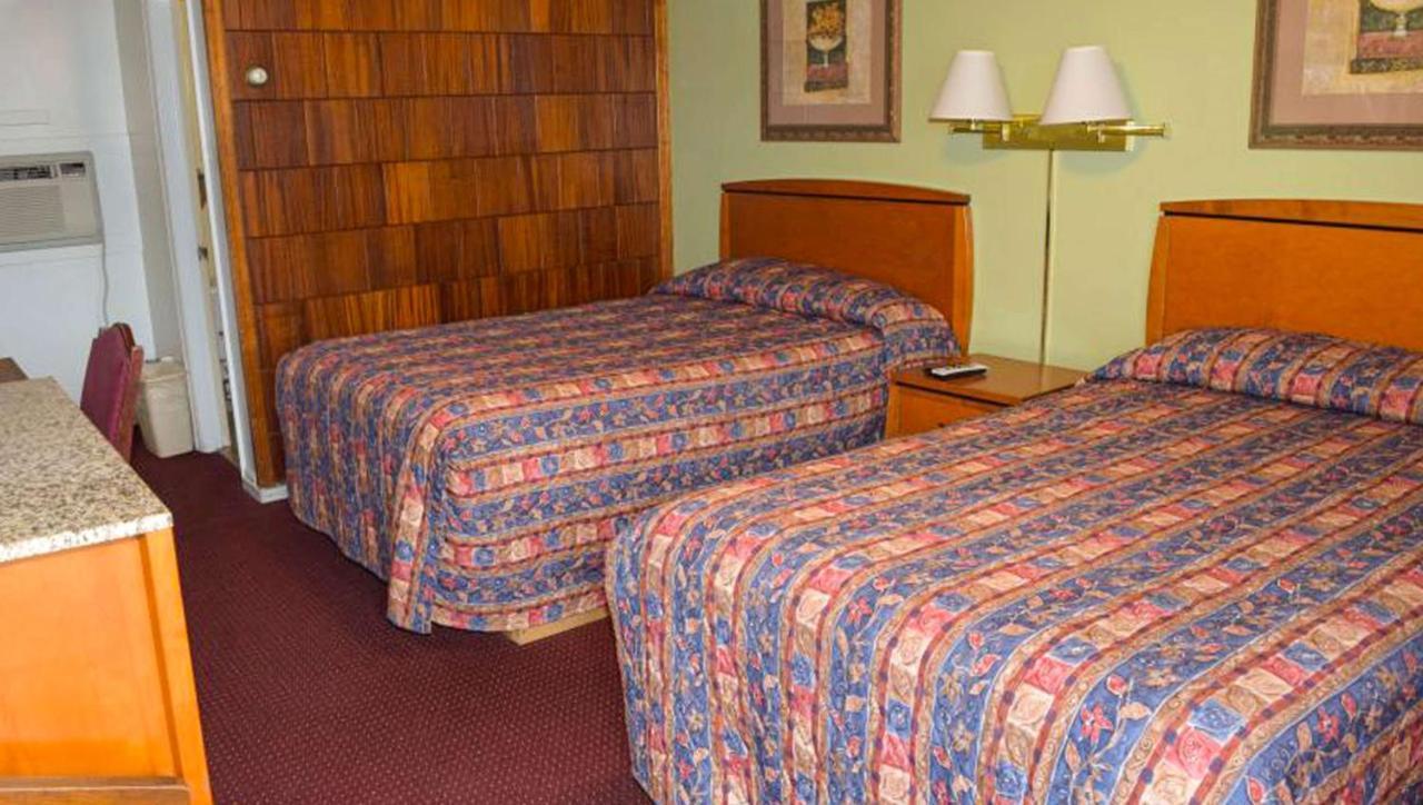 Relax Inn Блумсберг Экстерьер фото