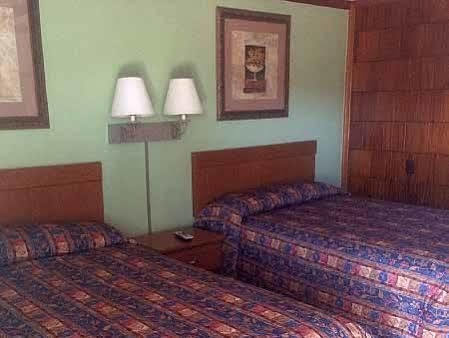 Relax Inn Блумсберг Экстерьер фото